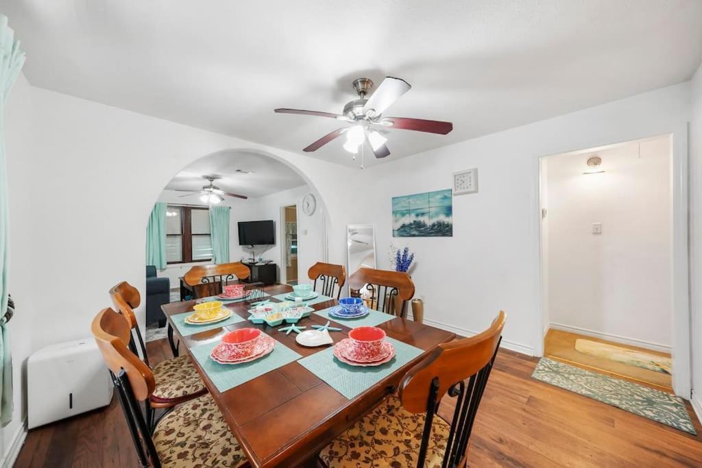 Galveston Beach House Family/Pet Friendly Eksteriør billede