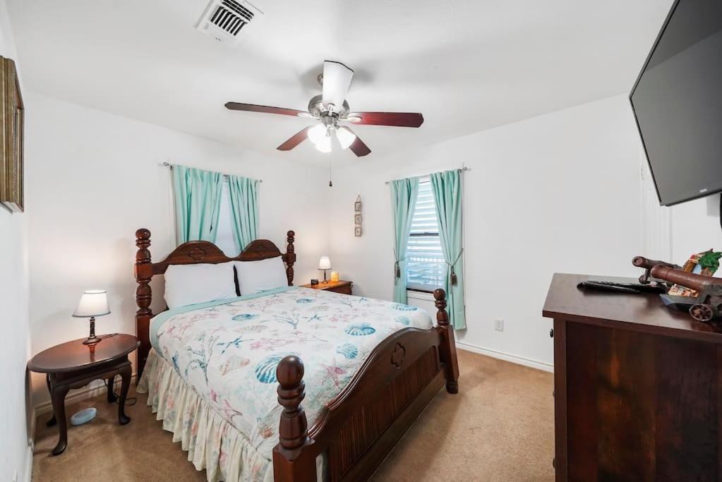 Galveston Beach House Family/Pet Friendly Eksteriør billede